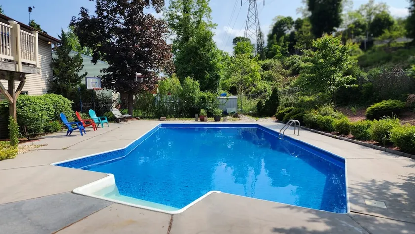 Tranquil 5BR 3BA Home w/Pool, Sun Deck, Sleeps 14 - Image 1