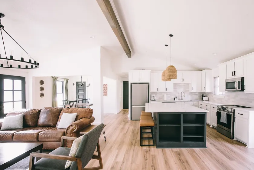 Aubrey Downtown Charmer - Smart TVs in every room! - Image 1
