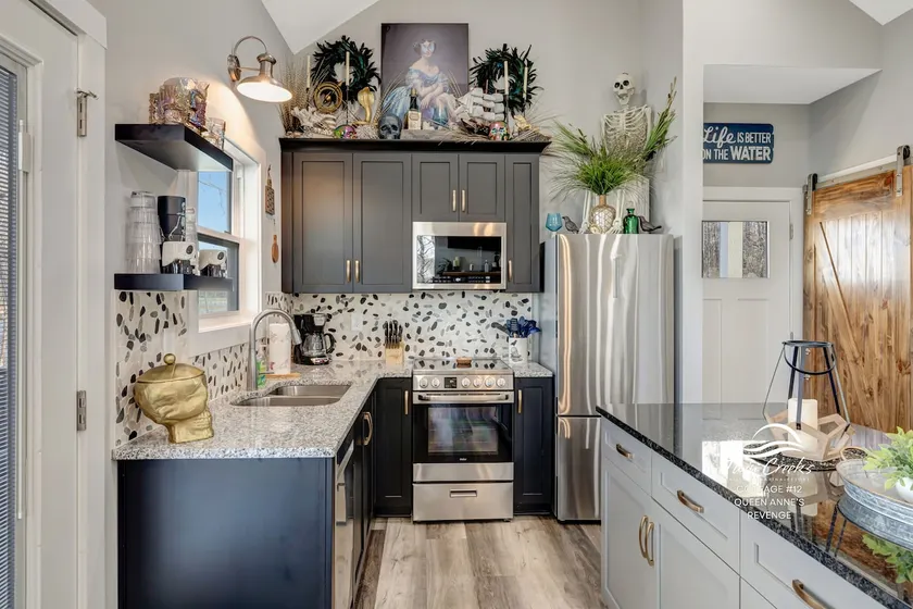 Waterside Cottage #12 Free Pontoon & Pet-Friendly! - Image 1
