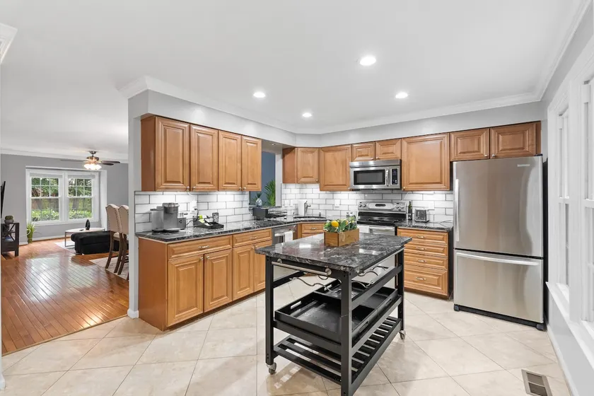 Townhouse In Springfield! - Image 1