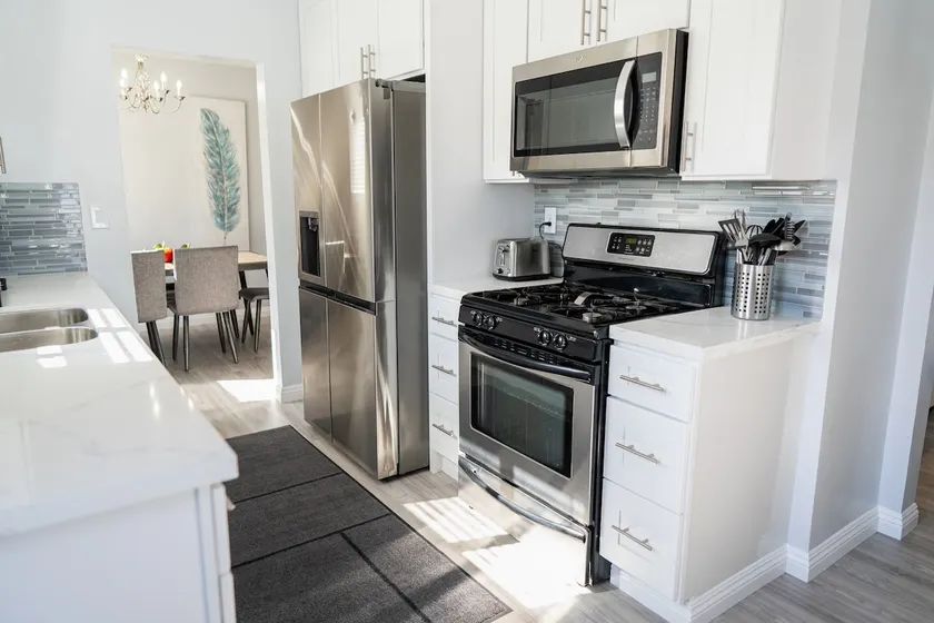 Modern 5-Bedroom Home close to Disneyland p61 - Image 1