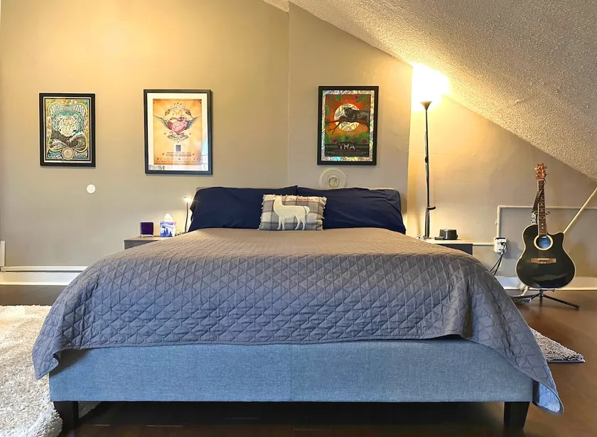 The Eagle's Nest: Modern, Cozy Apartment - Image 1