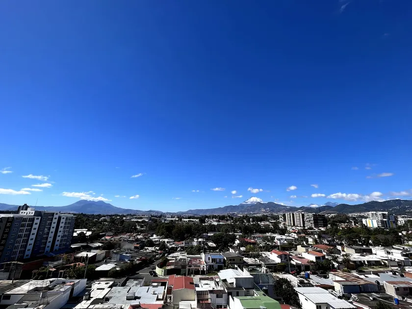 Volcano View Apartment - Image 1