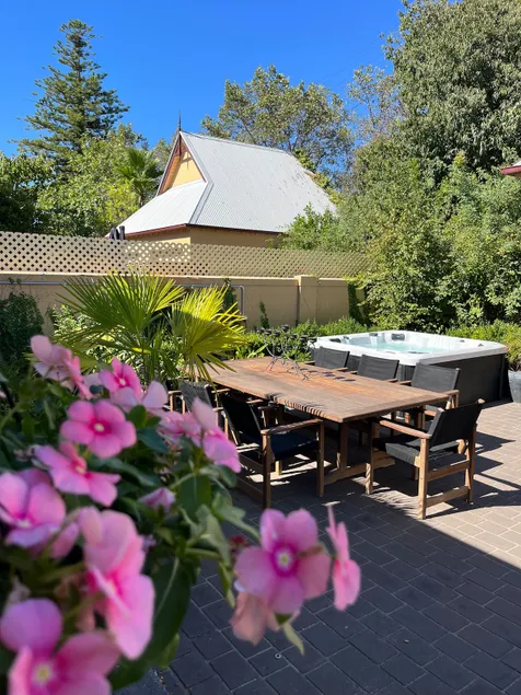 Porters Cottage Oasis. - Image 1