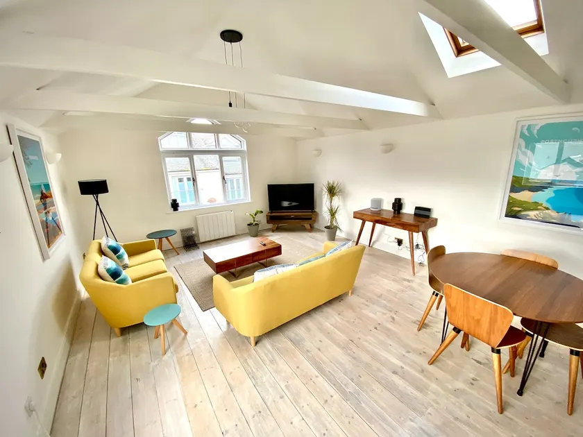 Stylish maisonette, central location for Penzance - Image 1
