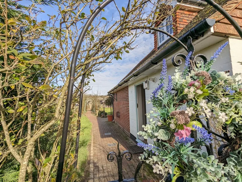 Oak Cottage, near Henfield - Image 1