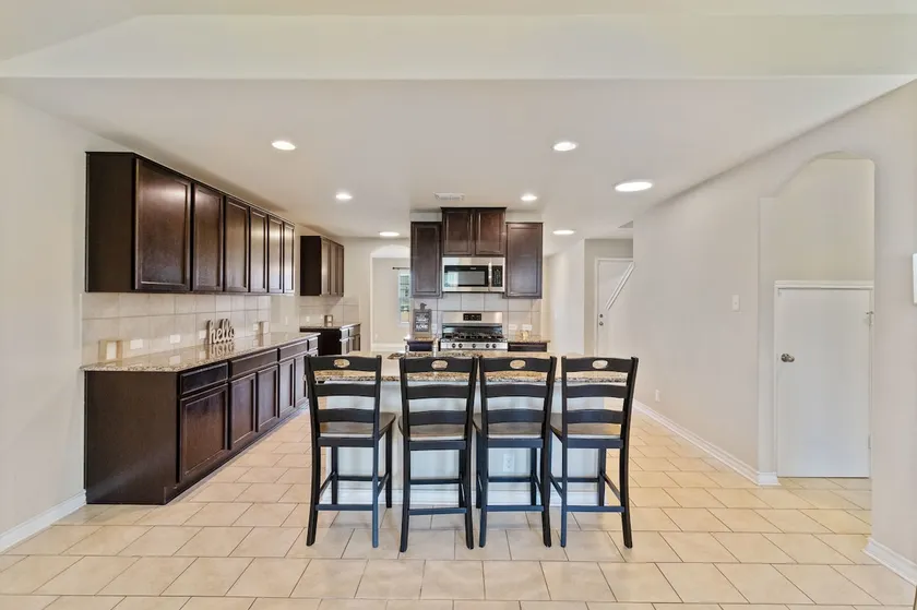 Gorgeous 5 bedroom home in Schertz, San Antonio - Image 1