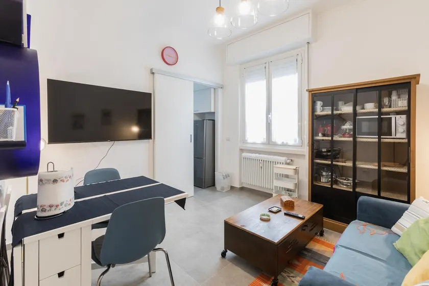 two-room apartment, renovated in 2023 - Image 1