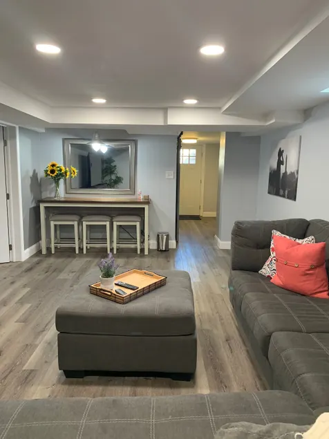 Lower Level, Designer Apartment - Image 1