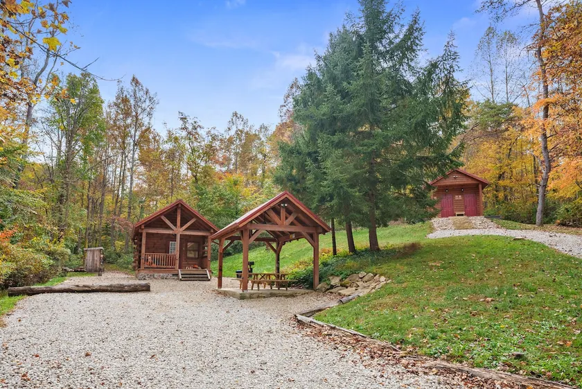 Cozy Hocking Hills Cabin on 20 private acres! Only 7 miles from State Park! - Image 1