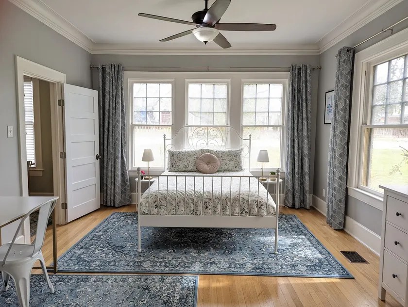 Bright and Elegant Historic Hyde Park Home - Image 1