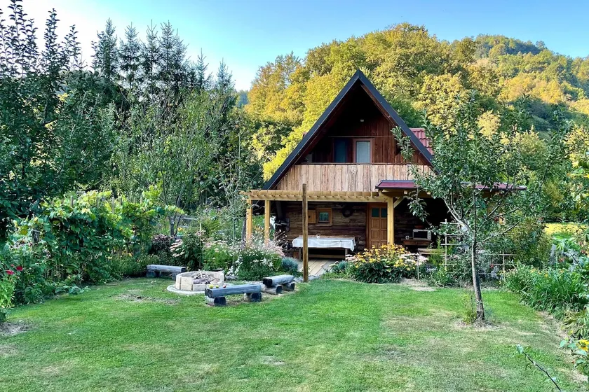 Log Cabin Dobrinca - Heart of Slovenia's Nature - Image 1