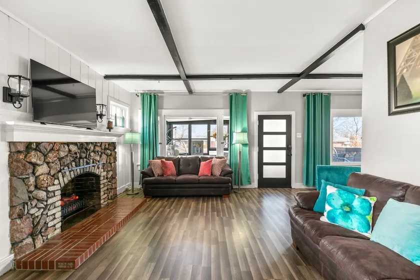 Quiet and Charming Bungalow-Style Home - Image 1