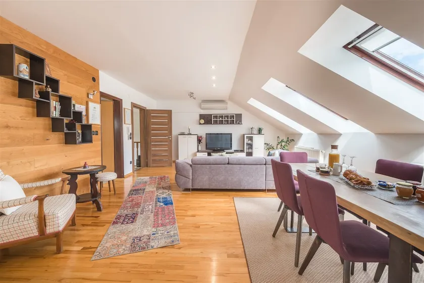 Old Pear Apartment - Image 1