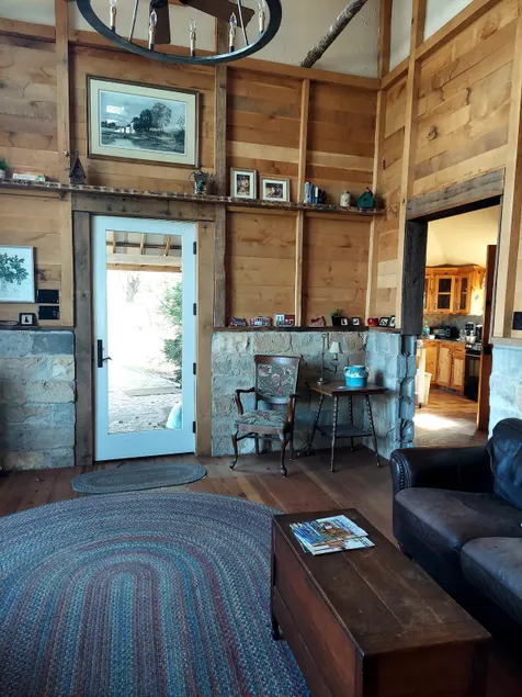 Sunrise Cottage at Blueview Farm - Image 1