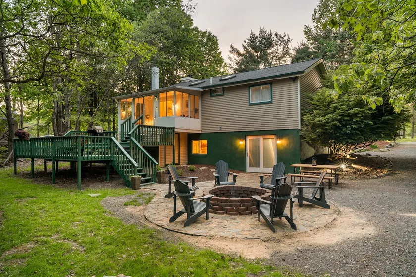 The Green Utopia w/Hot tub & FirePit by Kalahari - Image 1