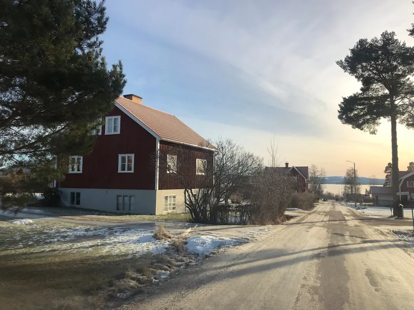 Summer & winter accommodation - Image 1