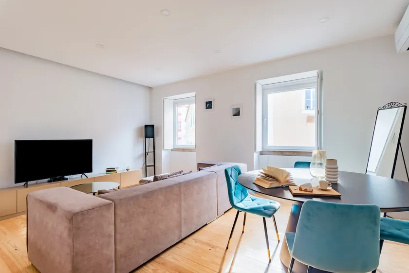 2BR Chic&Bright with 120sqm. in Campo de Ourique - Image 1