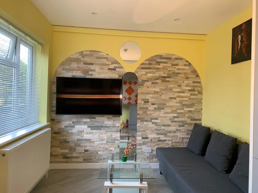 Cozy Studio Flat Greater London - Image 1