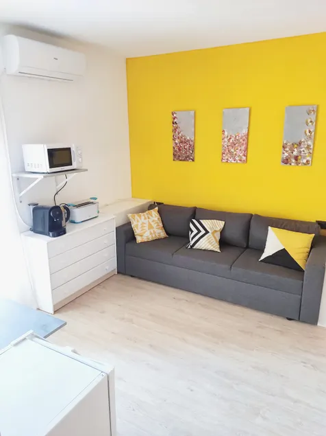Ideal independent family apartment for 4 - Image 1