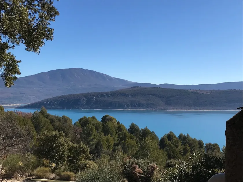 Comfortable apartment with large terrace and lake view - Image 1
