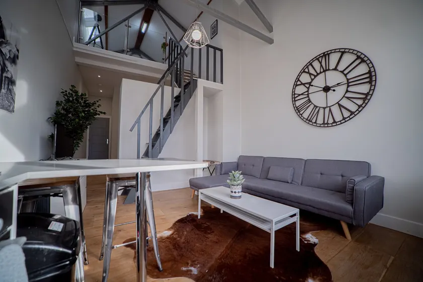 2 Bedroom Luton Apartment - Image 1