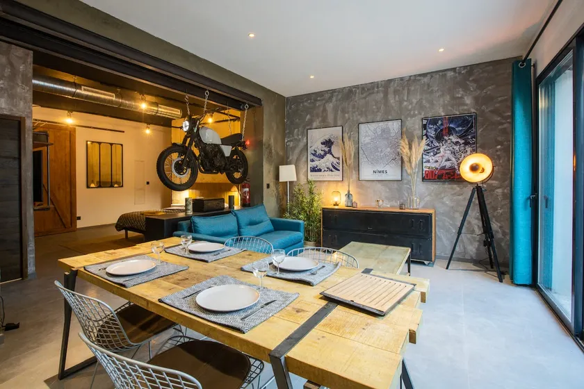 Renovated industrial loft near the Arenas & Train Station - Image 1