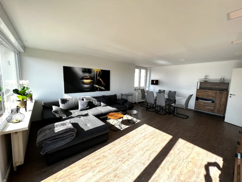 Exclusive apartment with sauna - Image 1