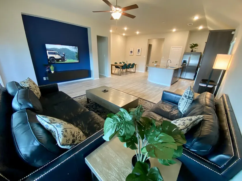4-BR Getaway Ideal for Families - Image 1
