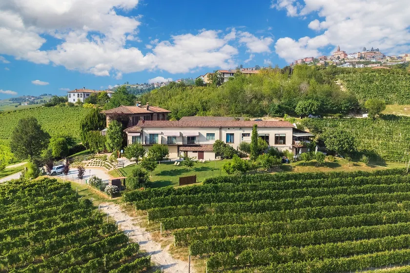 Montagrillo Suite_charm on Barolo hills - Image 1
