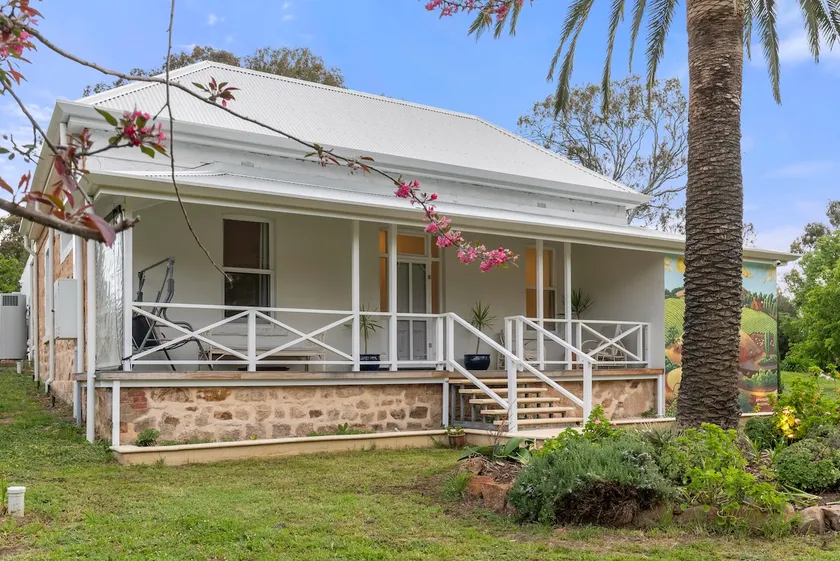 Piambong House - Image 1