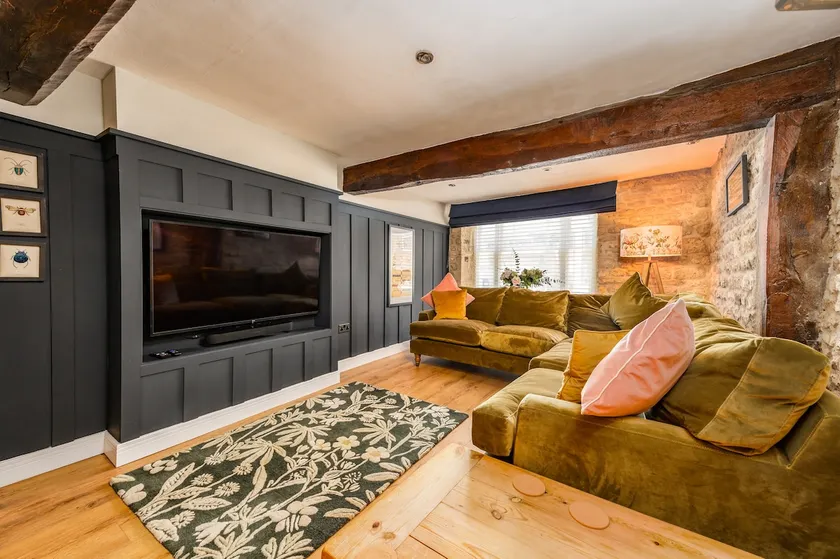 Luxury boutique 3 bedroom central loft apartment - Image 1