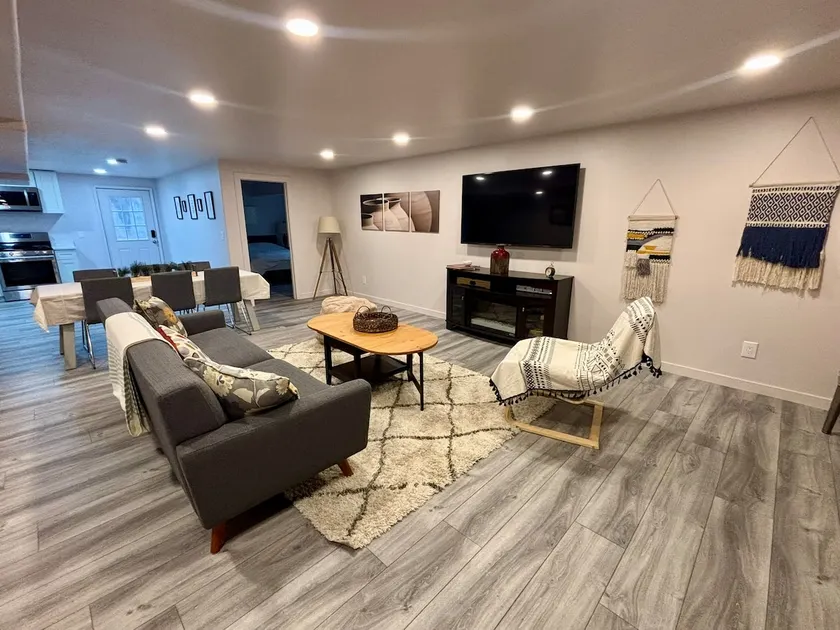 SLC Peaceful & Spacious 3 Bedrooms 1 Bath Bsmt Apt - Image 1