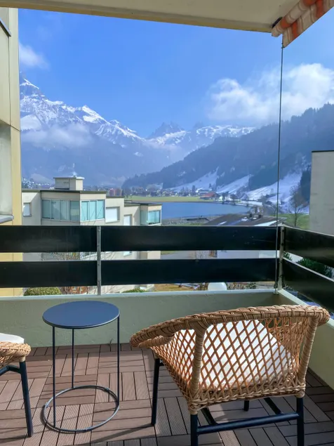 Wunderstay Alpine 203 Chic Studio with Balcony, Mountain and Lake view - Image 1