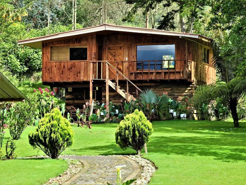 Leguaro - Hummingbird Sanctuary - Image 1