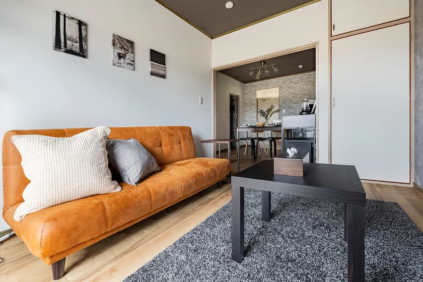 Narita Airport 30 min/Tokyo Direct 55 min/Makuhari 20 min/Disney 30 min/Station 8 min walk/Free parking/Wifi - Image 1