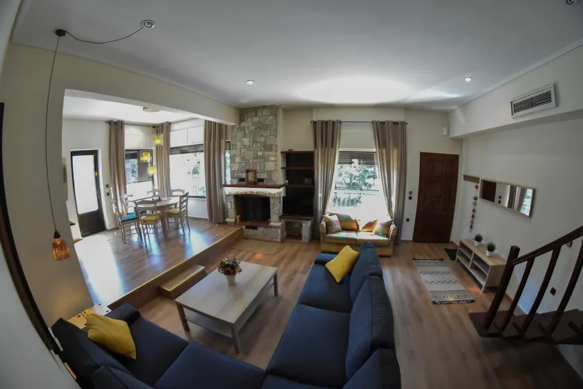 Lake Plastira Lodge - Image 1