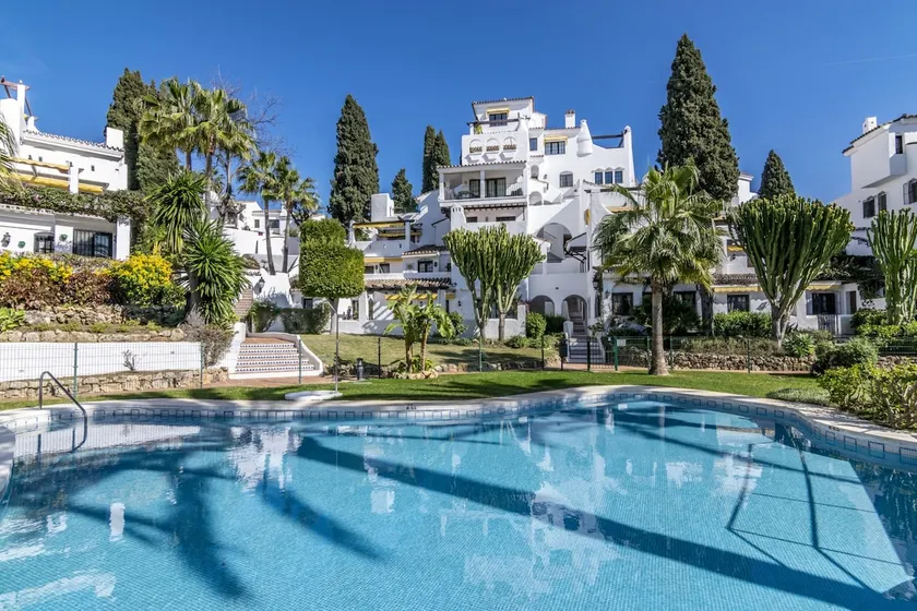 Aldea Blanca Elegant Penthouse in Puerto Banús - Image 1