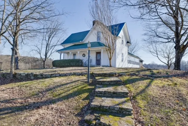 Bluff Springs Farmhouse - Image 1