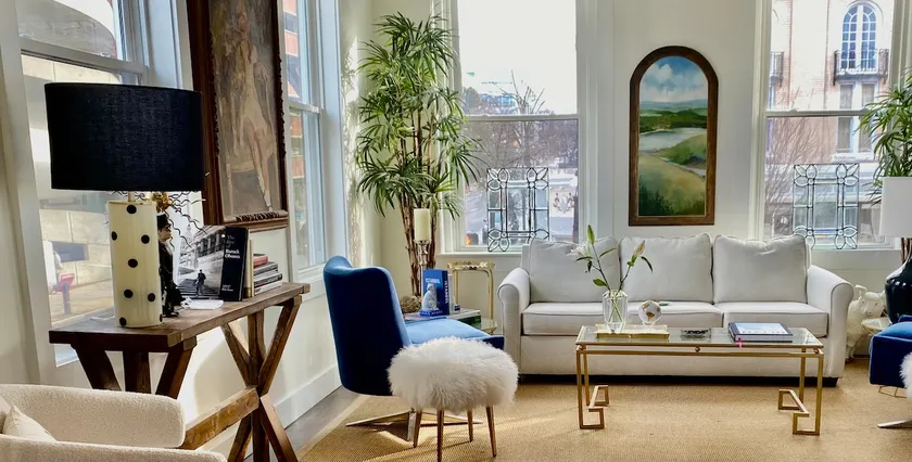 Perfect city location! Enjoy exploring Lancaster. - Image 1