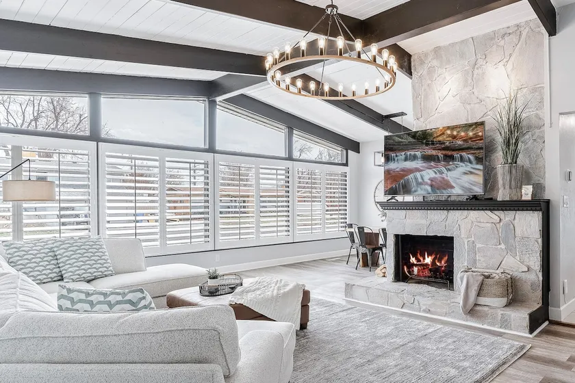Hot Tub ~ Theater ~ Fire Pit ~ Skiing - Image 1