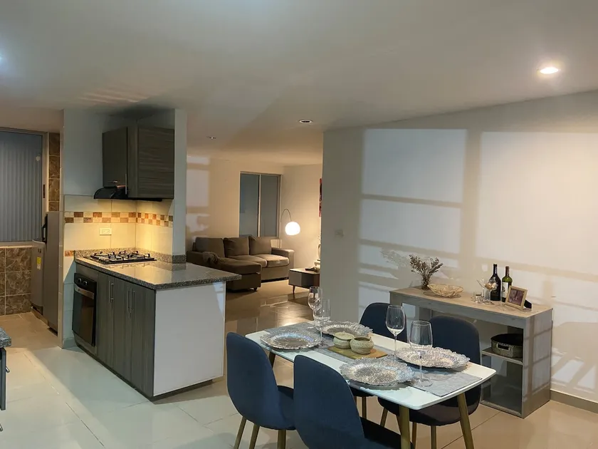 Ideal Apartment 302 | Within walking distance of the park - Image 1