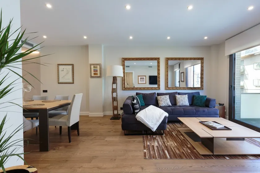 MAGNIFIQUE APPARTEMENT BOUTIQUE. CONCEPTION HAUTE STANDARD TRÈS CENTRÉE SITUÉE! - Image 1