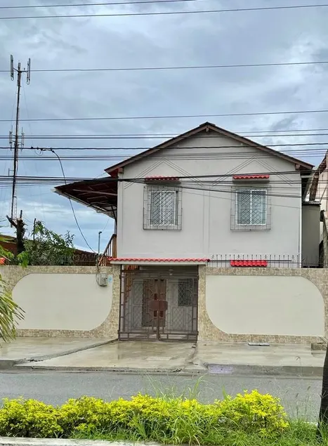 Oasis Beach House - Image 1