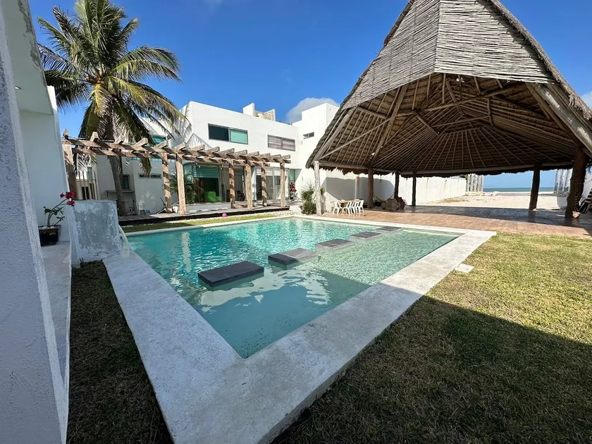 Beautiful beach house, sun, sand and sea - Image 1