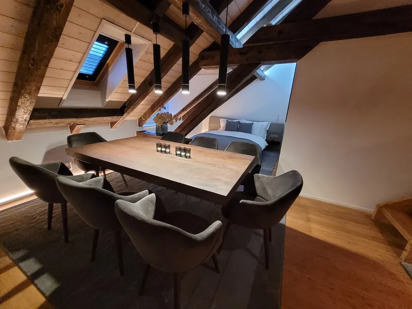 Le Bijou Historic Roof Top Apartment - Image 1