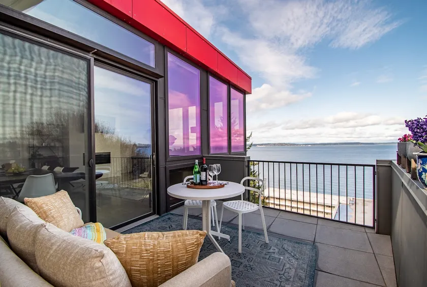 Alki Beach House w/ Ocean & Olympic Mtn Views - Image 1
