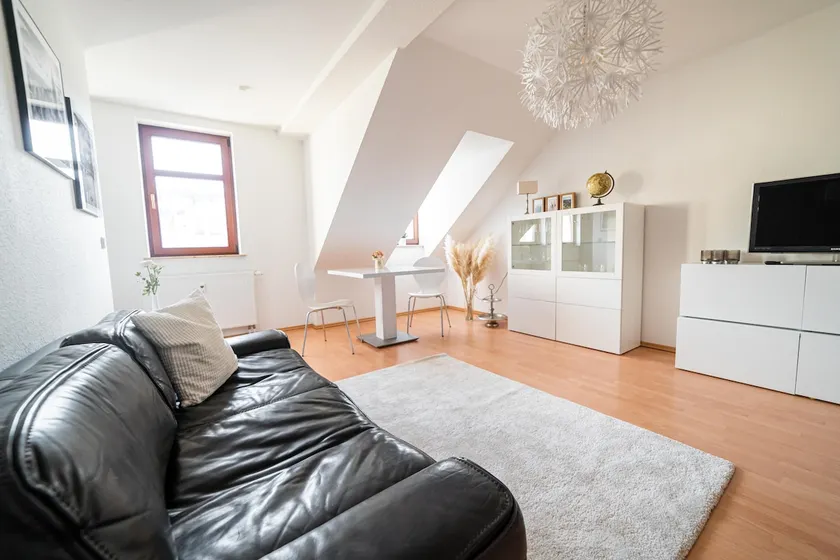 FullHouse Chemnitz W110 SmartTV 2 Bedrooms - Image 1