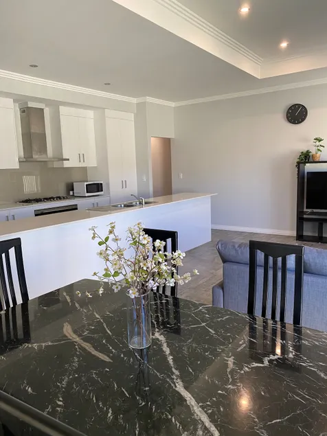 Clean&Comfy house C in Perth,close to CBD&Airport - Image 1
