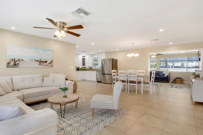 3 Bed, 2 Bath - North Palm Beach! - Image 1